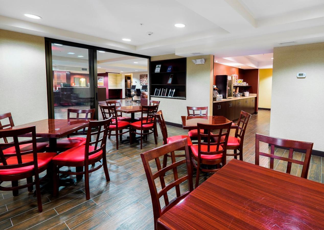 Red Roof Inn Plus+ & Suites Malone Zewnętrze zdjęcie