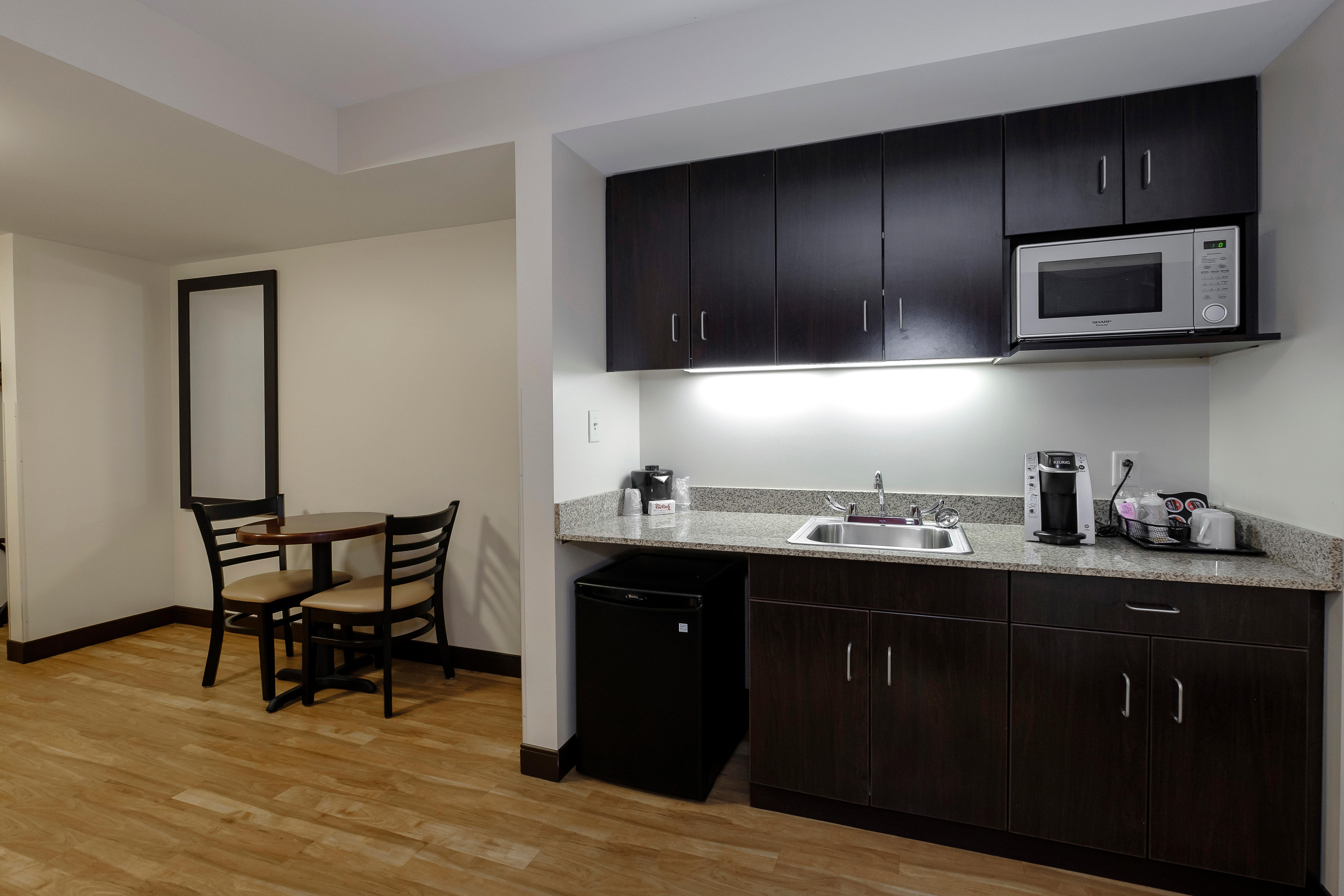Red Roof Inn Plus+ & Suites Malone Zewnętrze zdjęcie