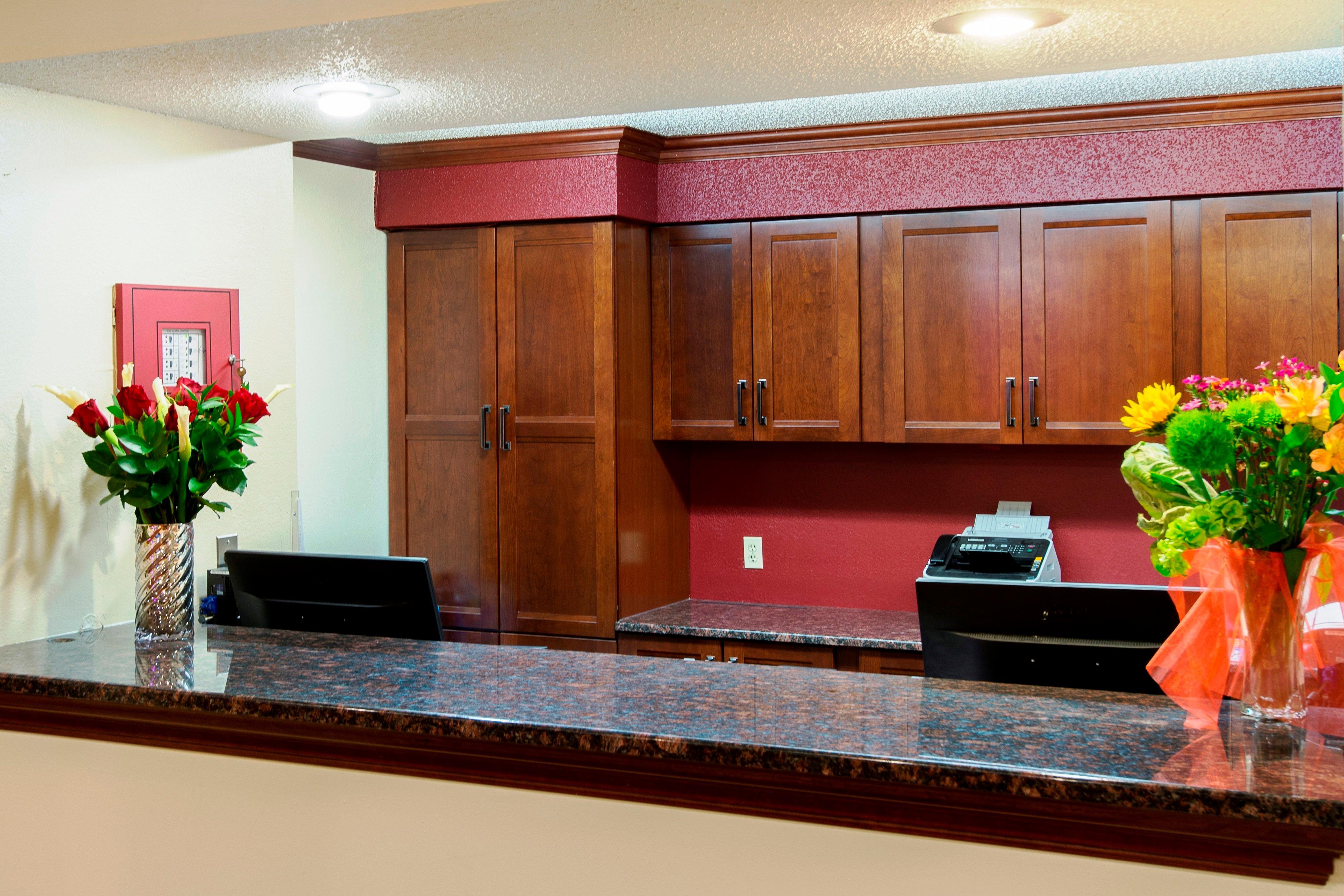 Red Roof Inn Plus+ & Suites Malone Zewnętrze zdjęcie