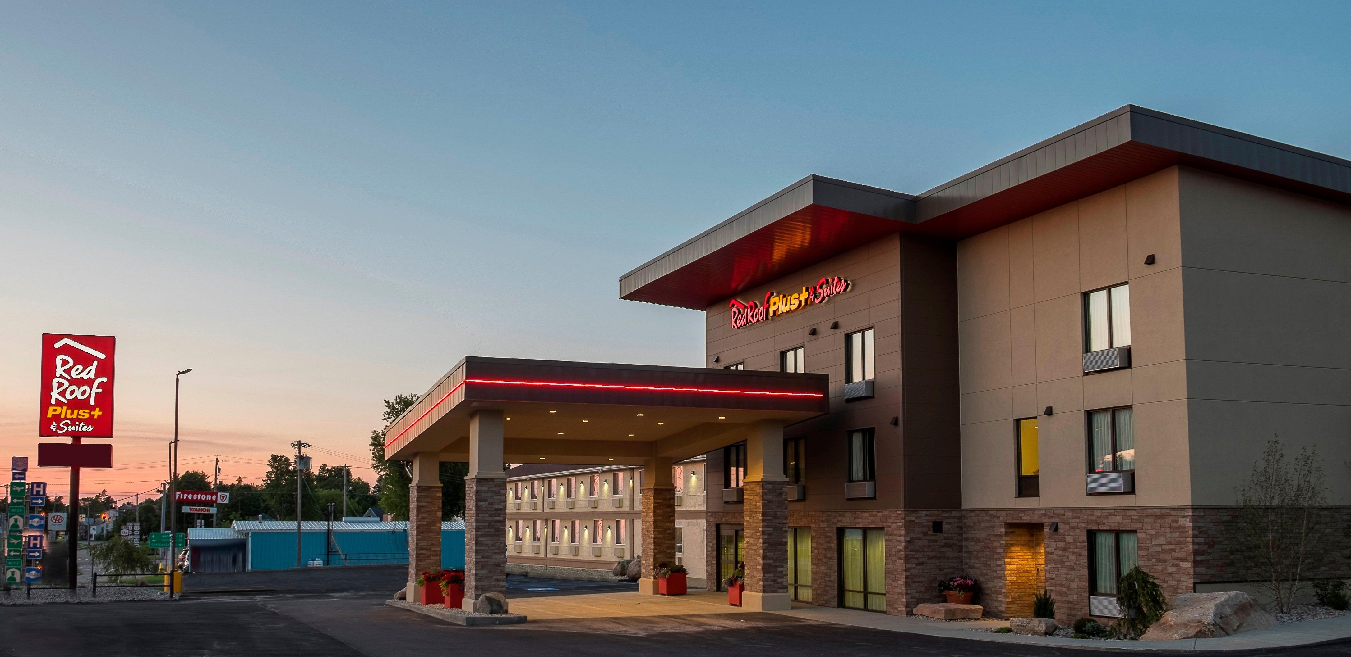 Red Roof Inn Plus+ & Suites Malone Zewnętrze zdjęcie