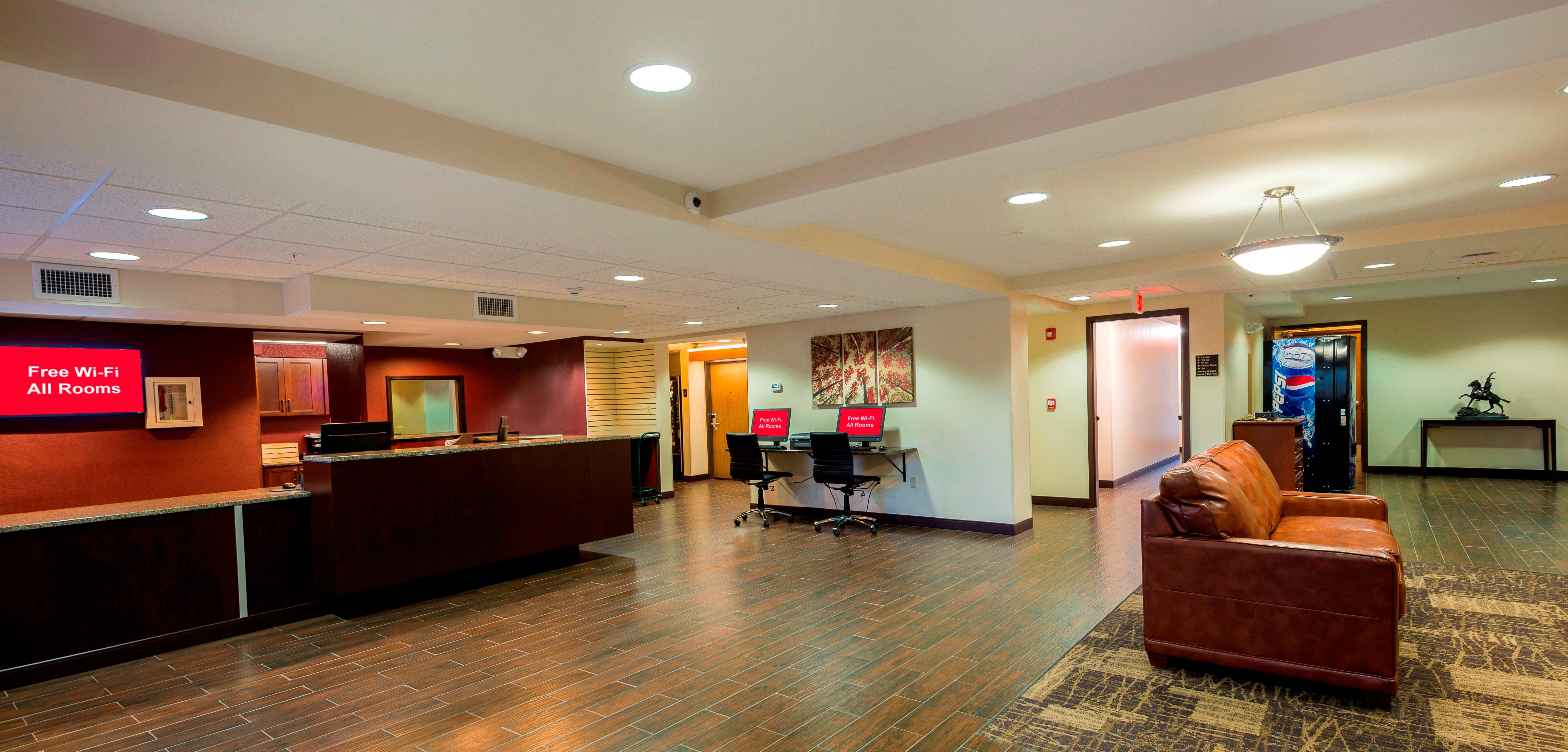 Red Roof Inn Plus+ & Suites Malone Zewnętrze zdjęcie