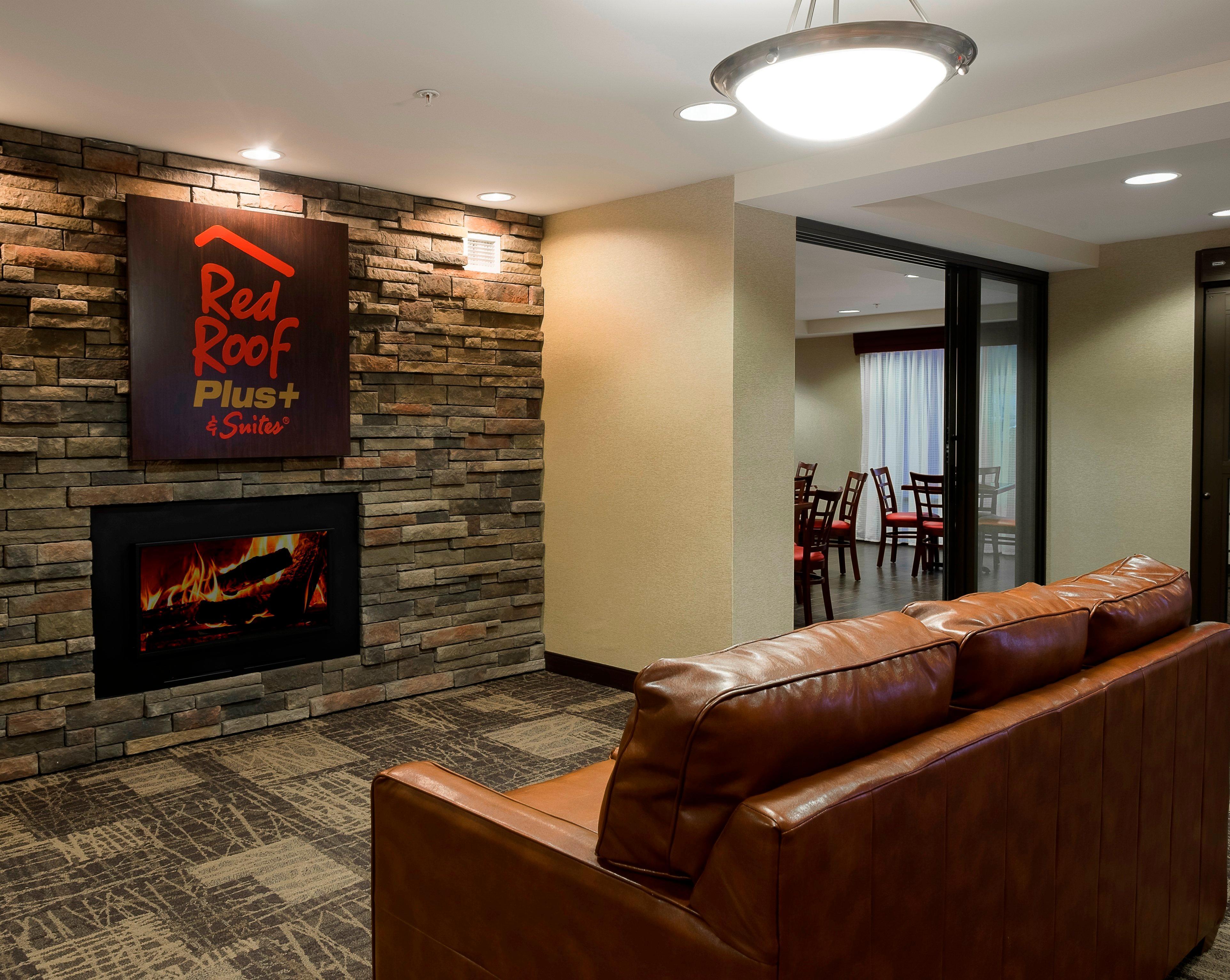 Red Roof Inn Plus+ & Suites Malone Zewnętrze zdjęcie