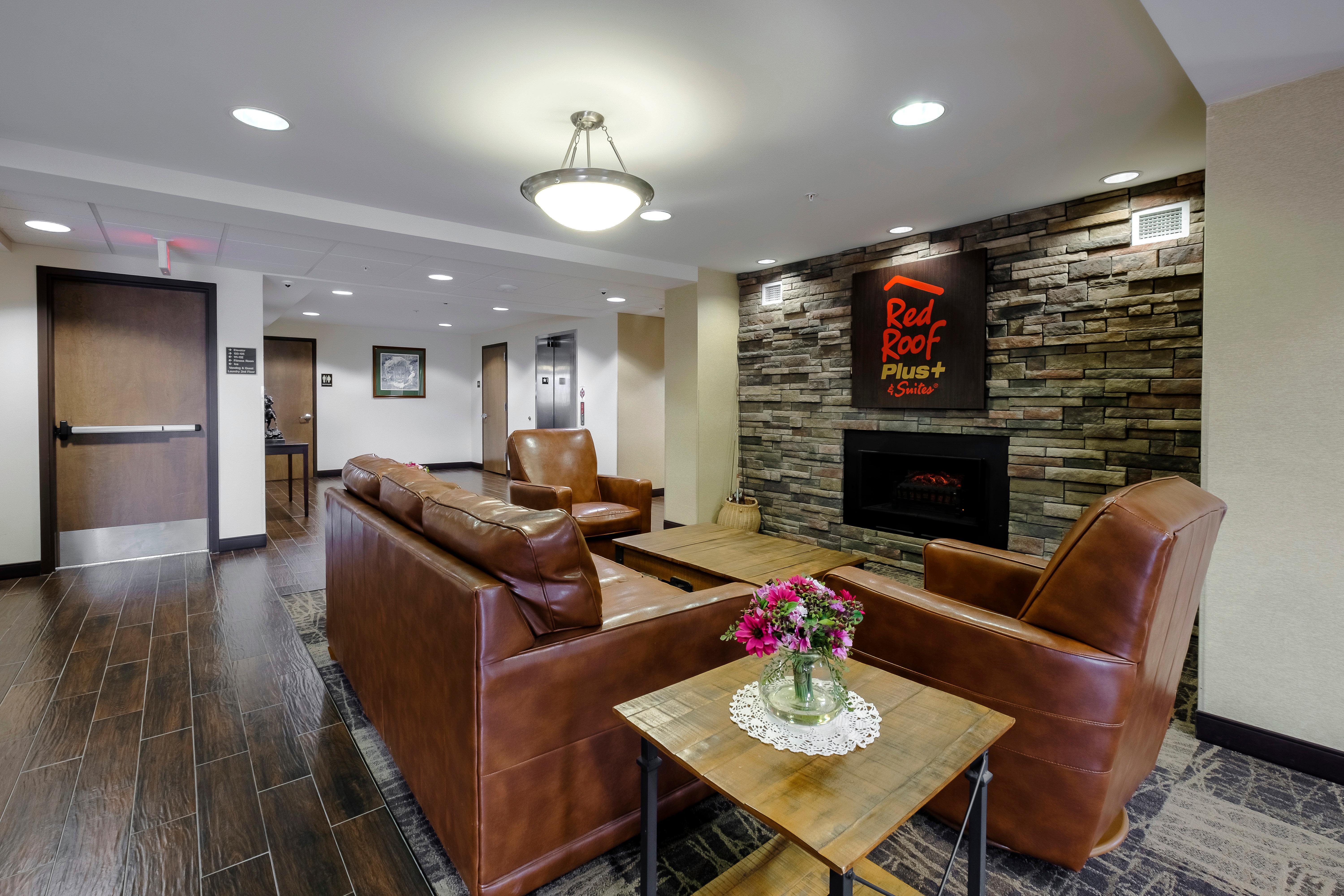 Red Roof Inn Plus+ & Suites Malone Zewnętrze zdjęcie
