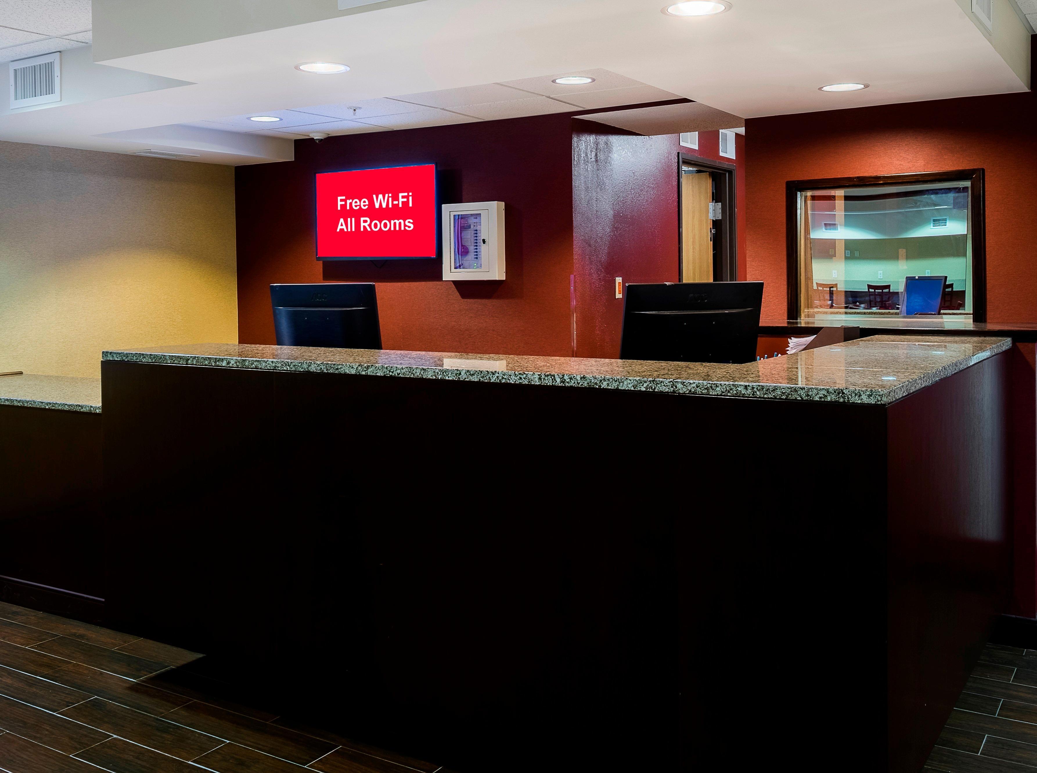 Red Roof Inn Plus+ & Suites Malone Zewnętrze zdjęcie