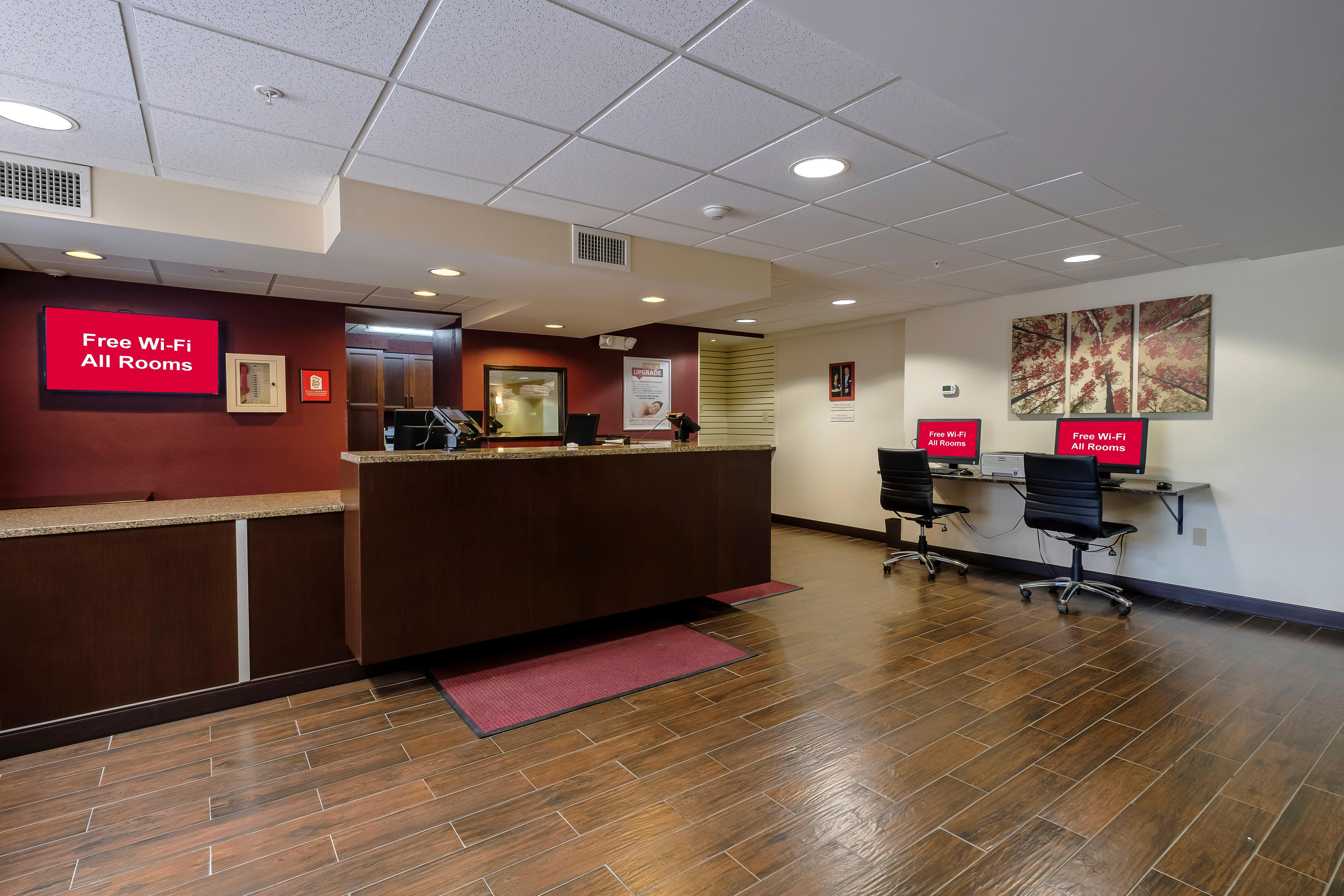 Red Roof Inn Plus+ & Suites Malone Zewnętrze zdjęcie