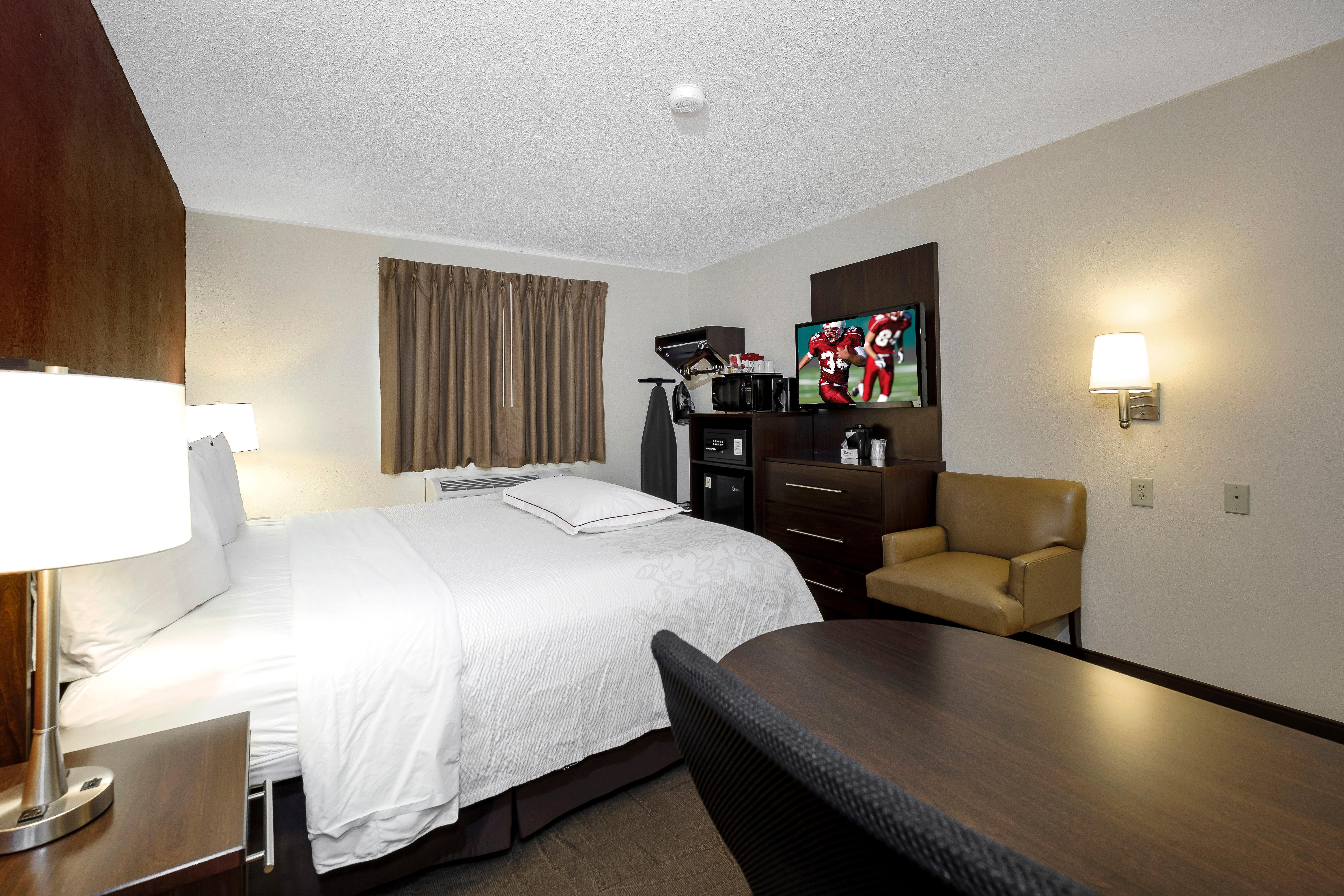 Red Roof Inn Plus+ & Suites Malone Zewnętrze zdjęcie
