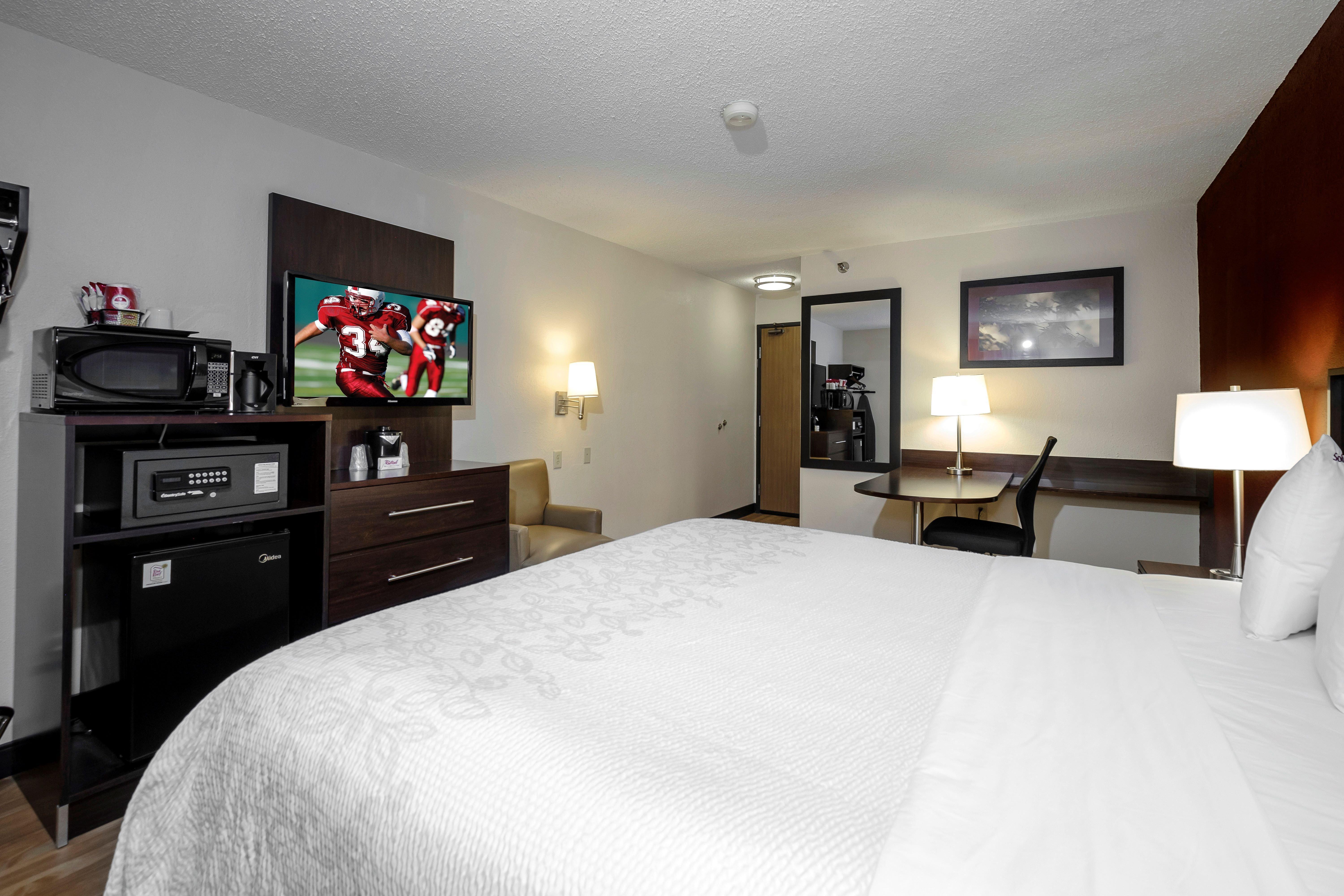 Red Roof Inn Plus+ & Suites Malone Zewnętrze zdjęcie